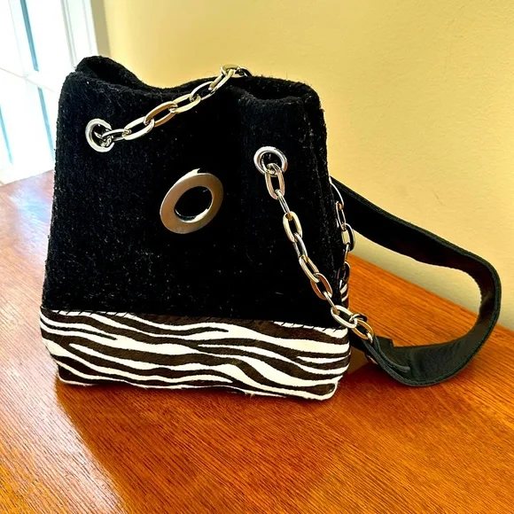 Exquisite Vintage Sarah Oliver Handbag: Silver Chains & Zebra Patterns - Picture 1 of 6